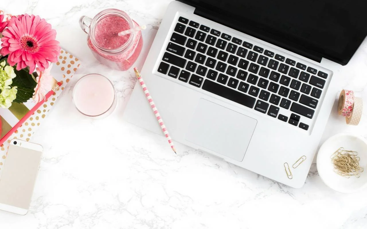 Authentic Influencer 1280×800 Authentic Influencer