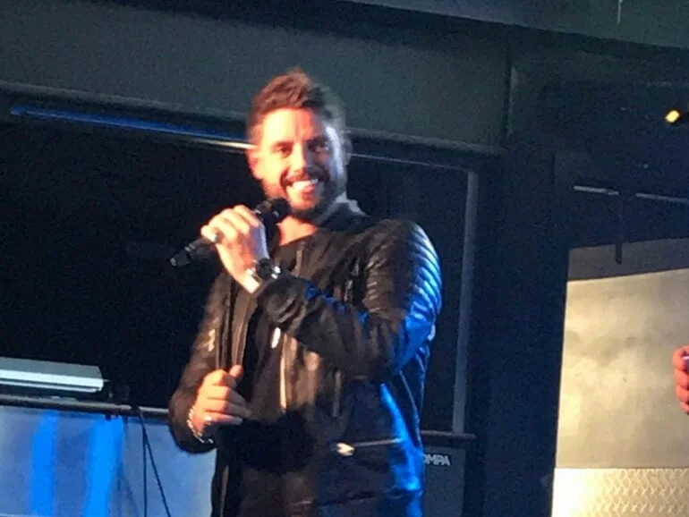 I make no secret of my love of Irish boybands, namely Boyzone. I've got a new love. Boyzlife. A combination of Keith Duffy and Brian McFadden