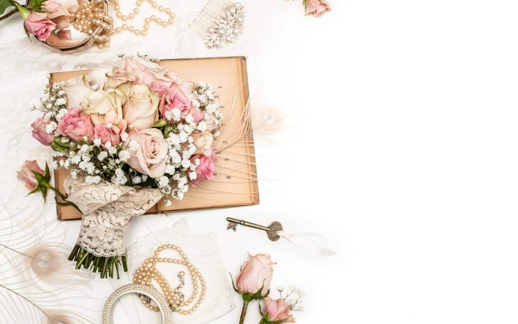 When deciding if you should get back with your ex, a good place to start is looking at the reasons why you broke up in the first place